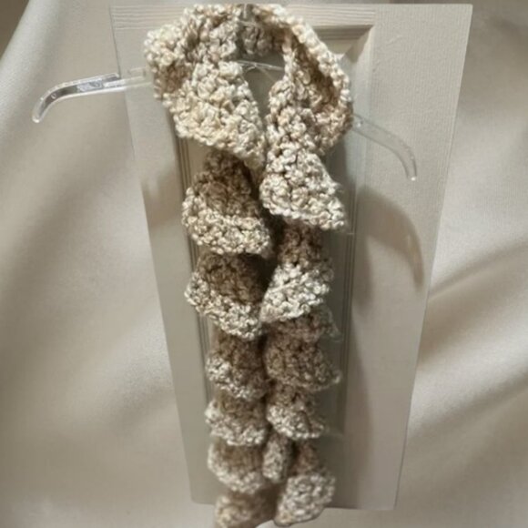 Handmade Elegant Cream Curly Knit Scarf - NWOT - Picture 2 of 3